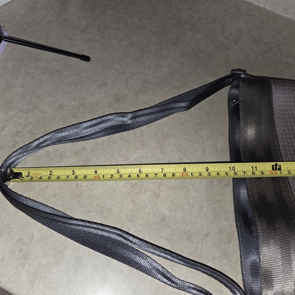 Harveys Original Seatbelt streamline medium cross-body bag neutral colors - Picture 8 of 13